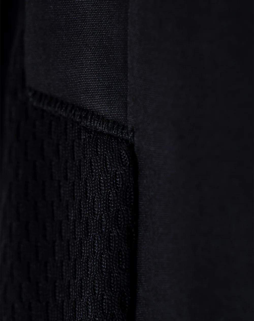 Pantaloneta deportiva secado rápido negra hombre - Image 8