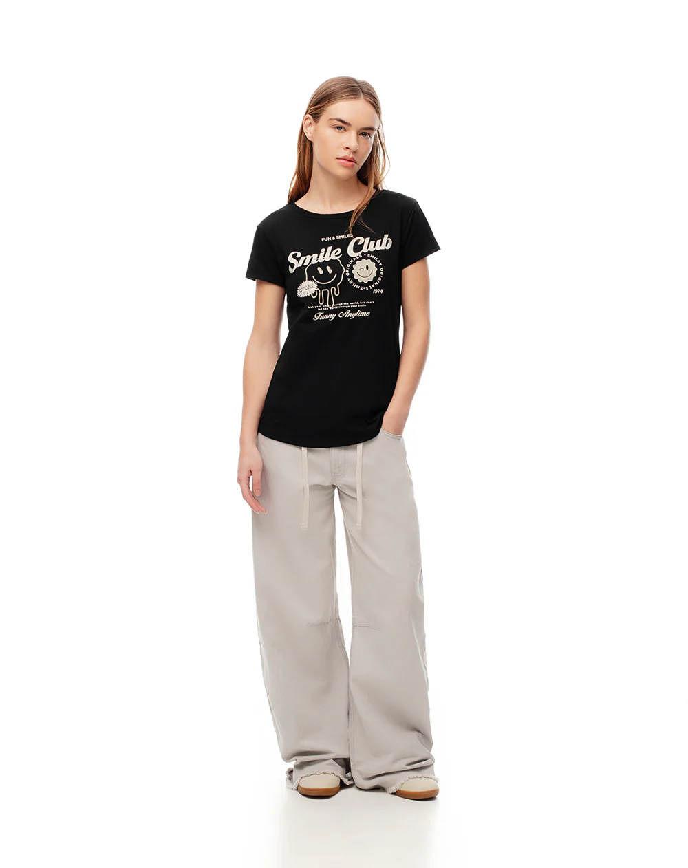 Camiseta regular algodón negra estampada mujer - Image 3
