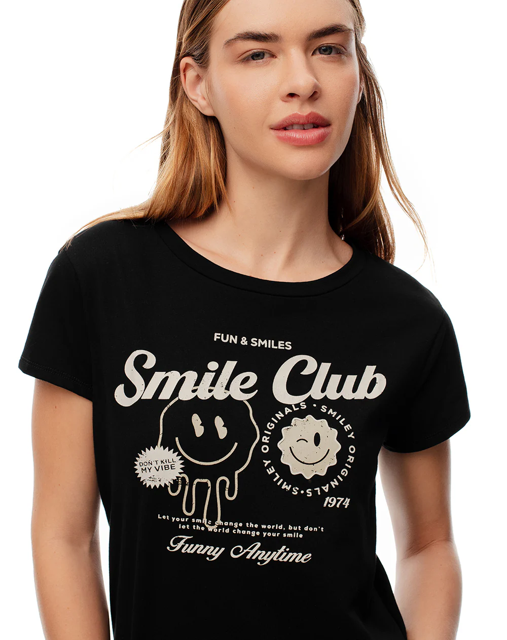 Camiseta regular algodón negra estampada mujer - Image 4