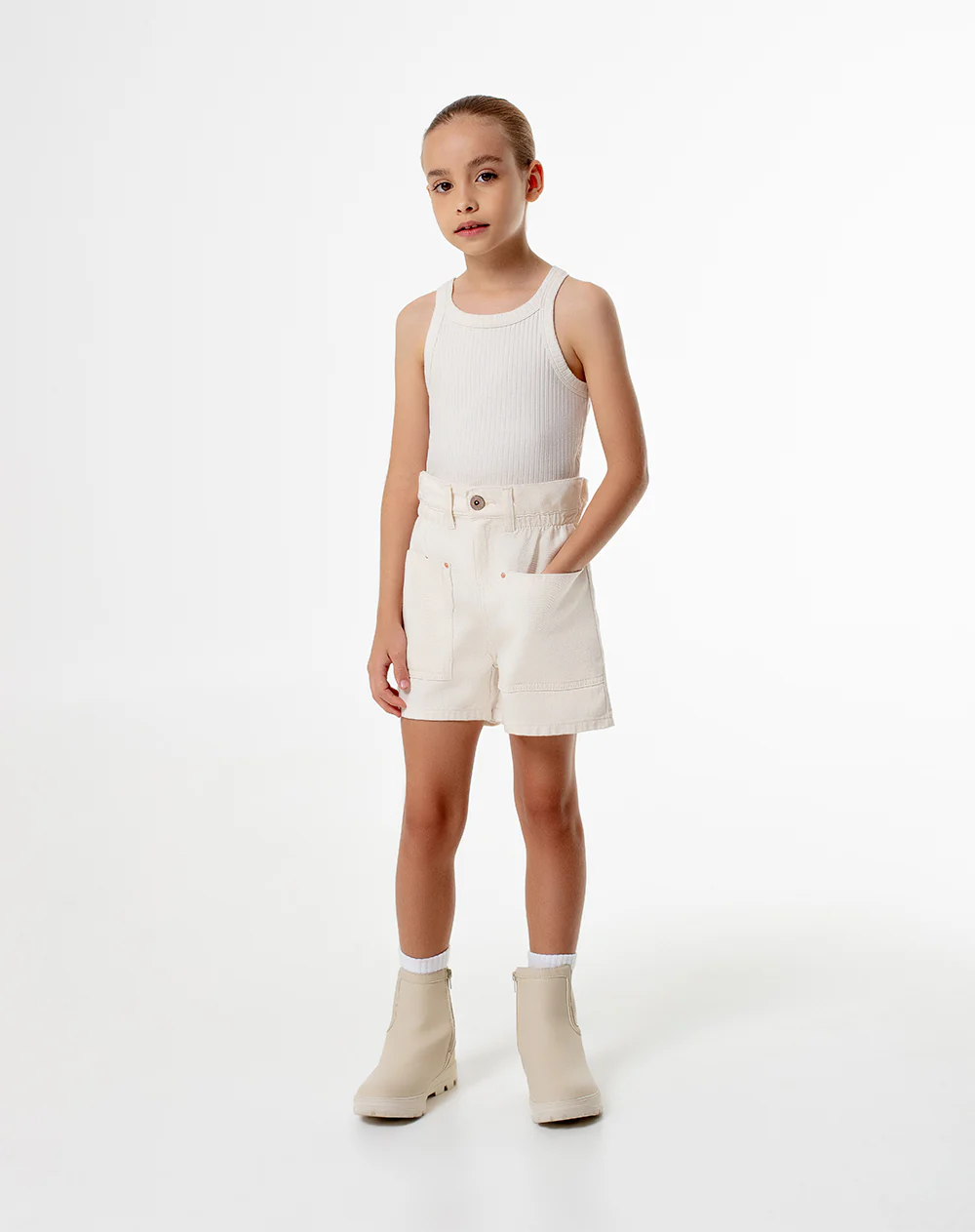 Short cargo tiro alto denim crema niña - Image 4