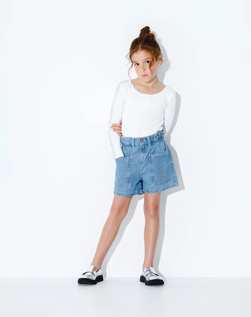 Short cargo tiro alto denim índigo medio niña