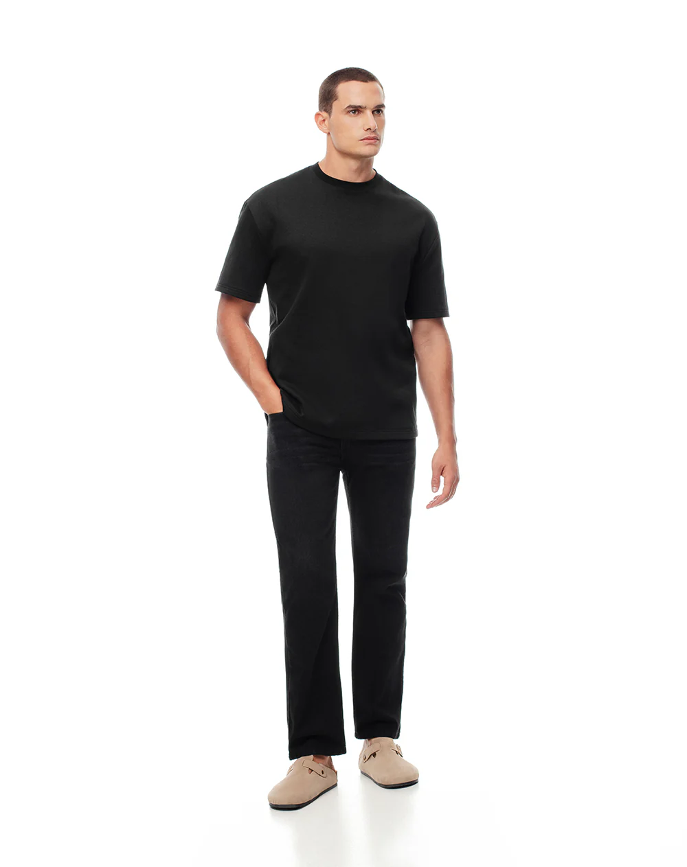 Camiseta regular negra hombre - Image 4