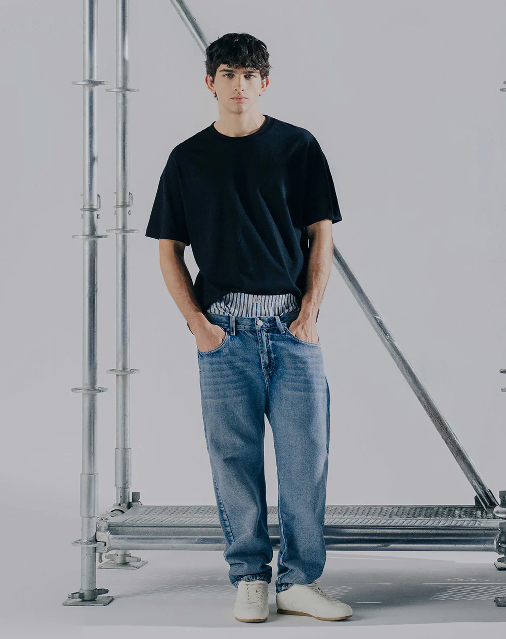 Jean tappered índigo medio hombre