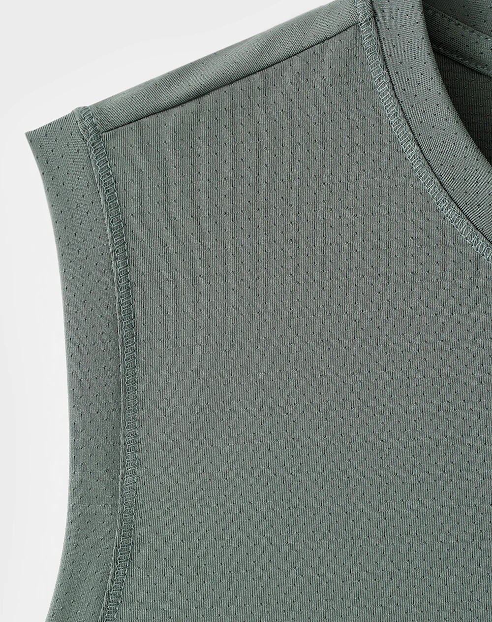 Camisilla deportiva antibacterial verde hombre - Image 7