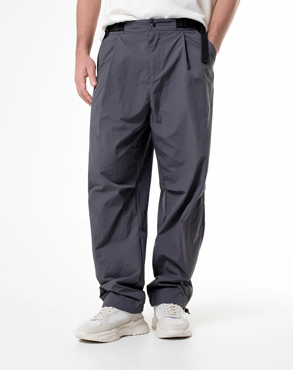 Pantalón utilitario liviano gris hombre - Image 3
