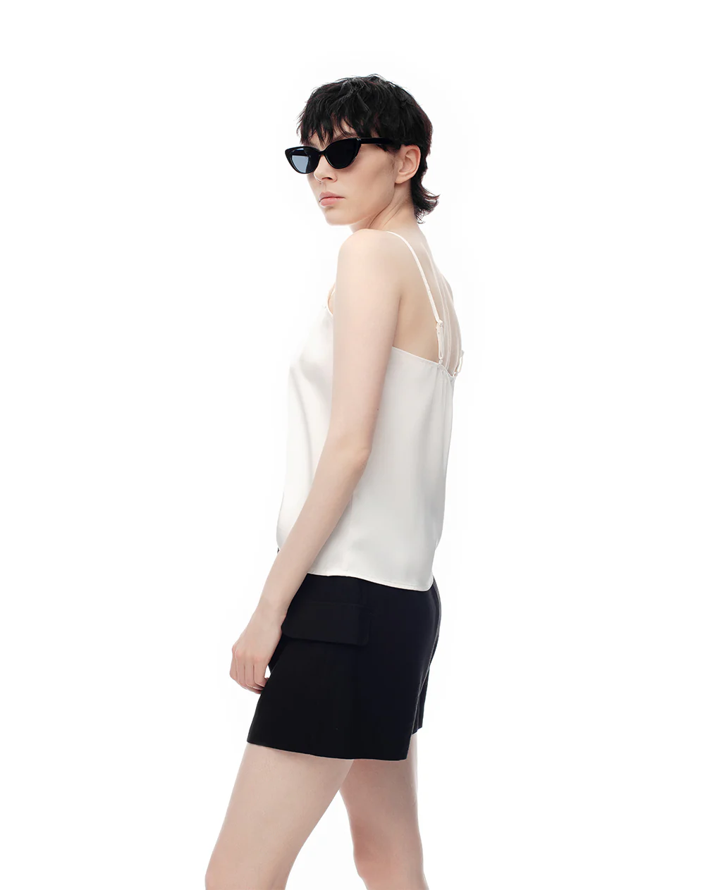 Falda short tiro alto negra mujer - Image 5