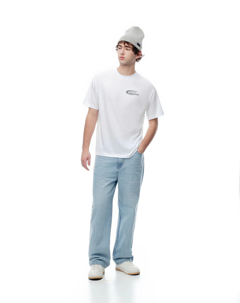 Camiseta regular algodón blanca estampada hombre - Image 3