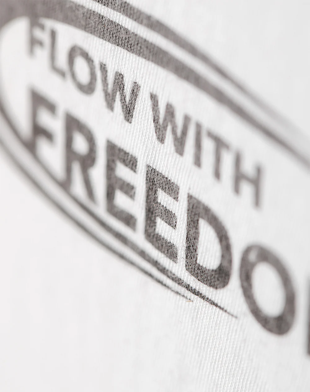 Camiseta regular algodón blanca estampada hombre - Image 6