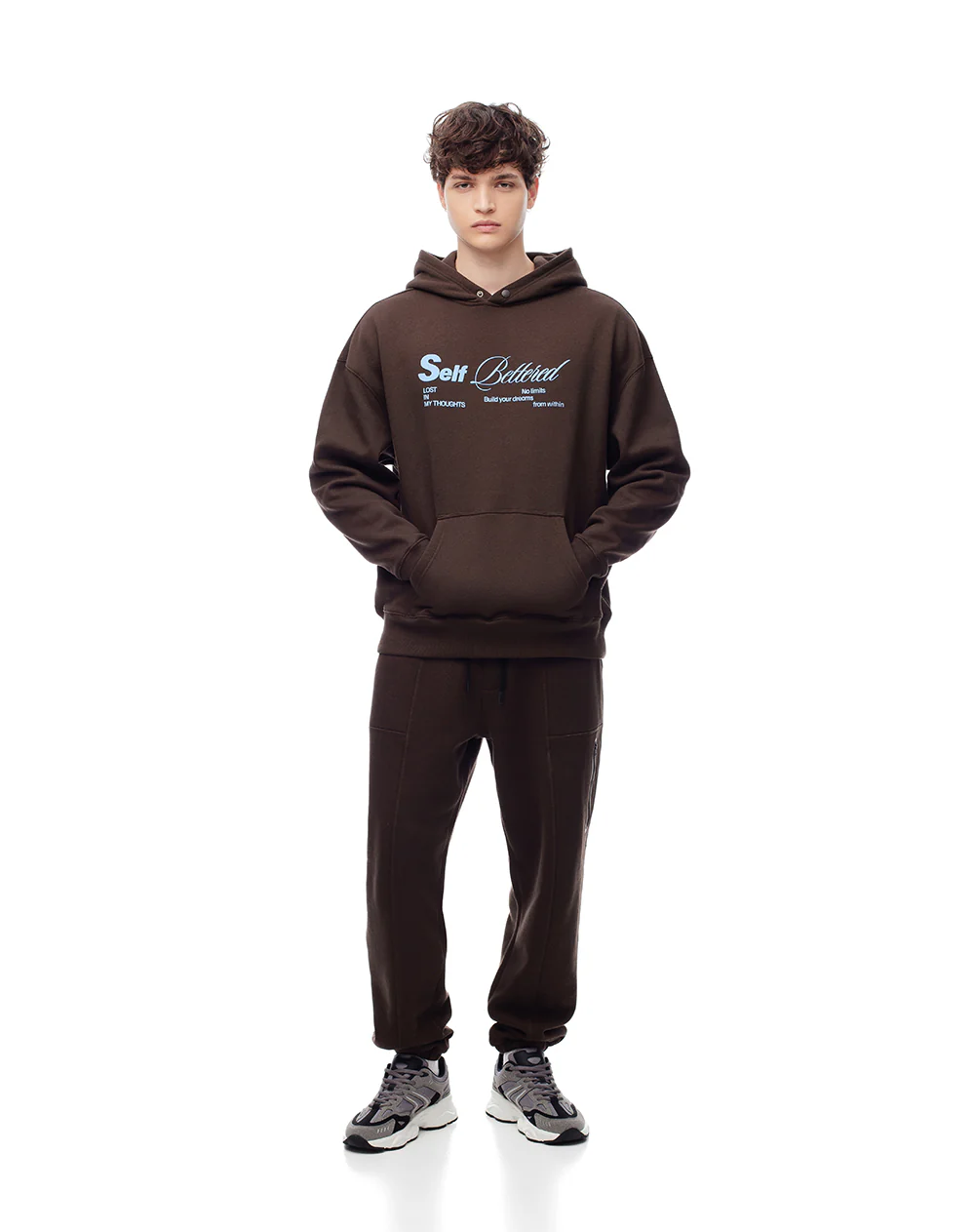Jogger regular chocolate hombre