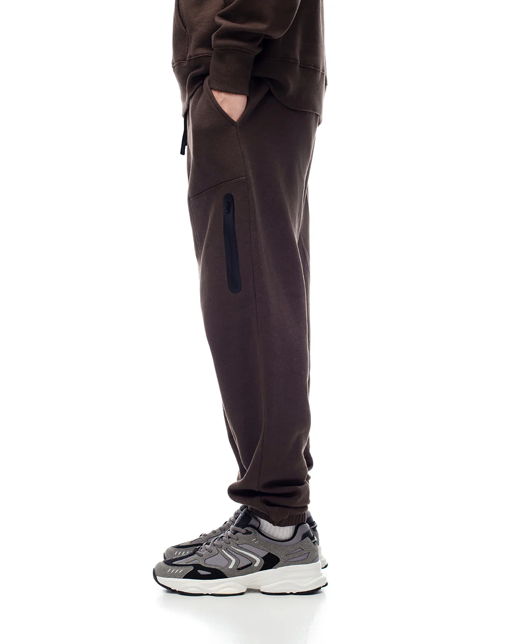 Jogger regular chocolate hombre - Image 4