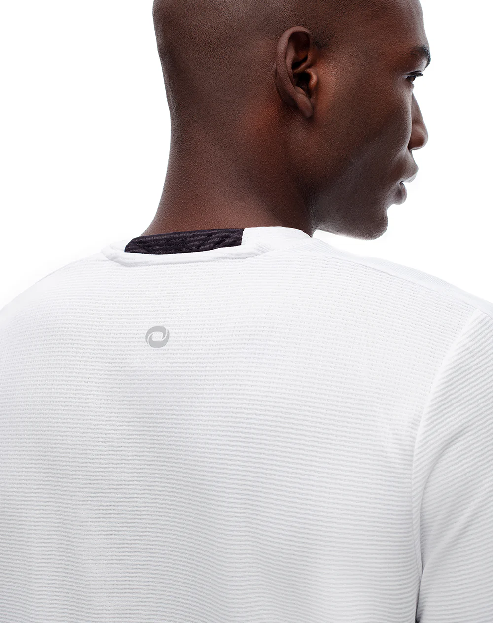 Camiseta deportiva control humedad blanca hombre - Image 5