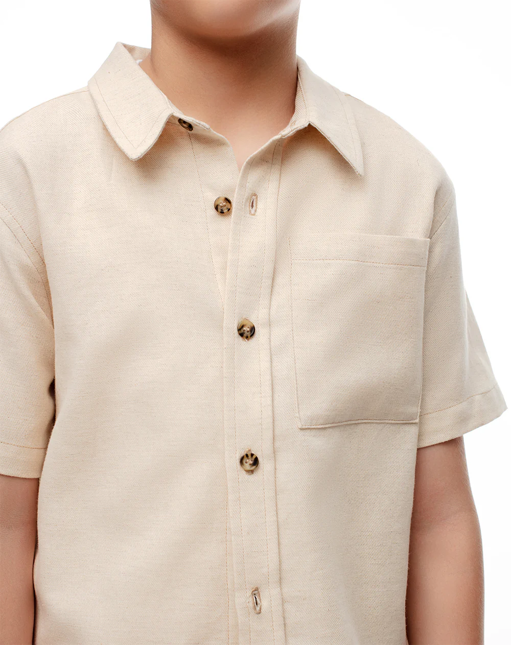 Camisa manga corta regular lino crema niño - Image 5