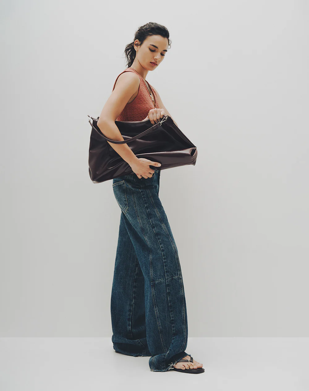 Jean wide leg tiro alto dobladillo índigo oscuro mujer - Image 7