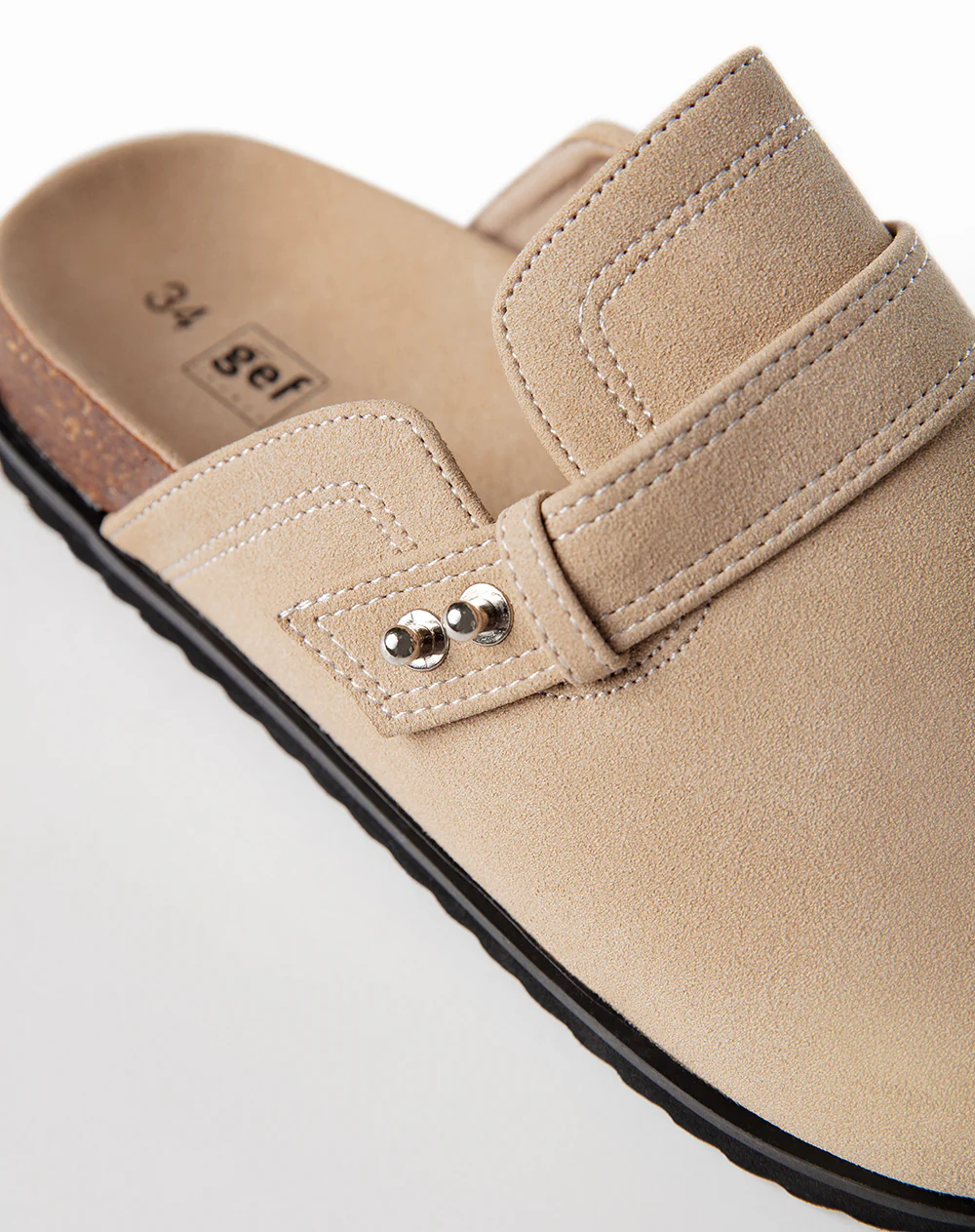 Zuecos tipo clog gamuzado café infantil unisex - Image 4