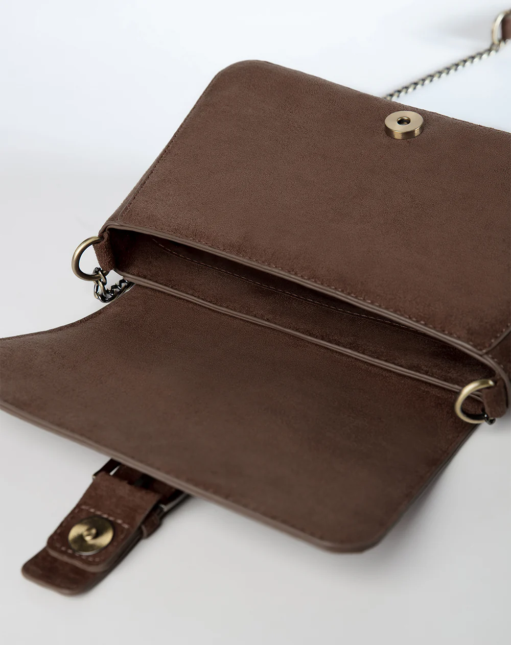 Bolso bandolera efecto gamuza café mujer - Image 5