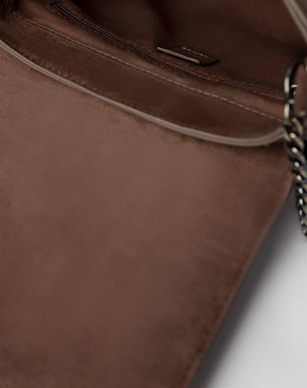 Bolso bandolera efecto gamuza café mujer - Image 6