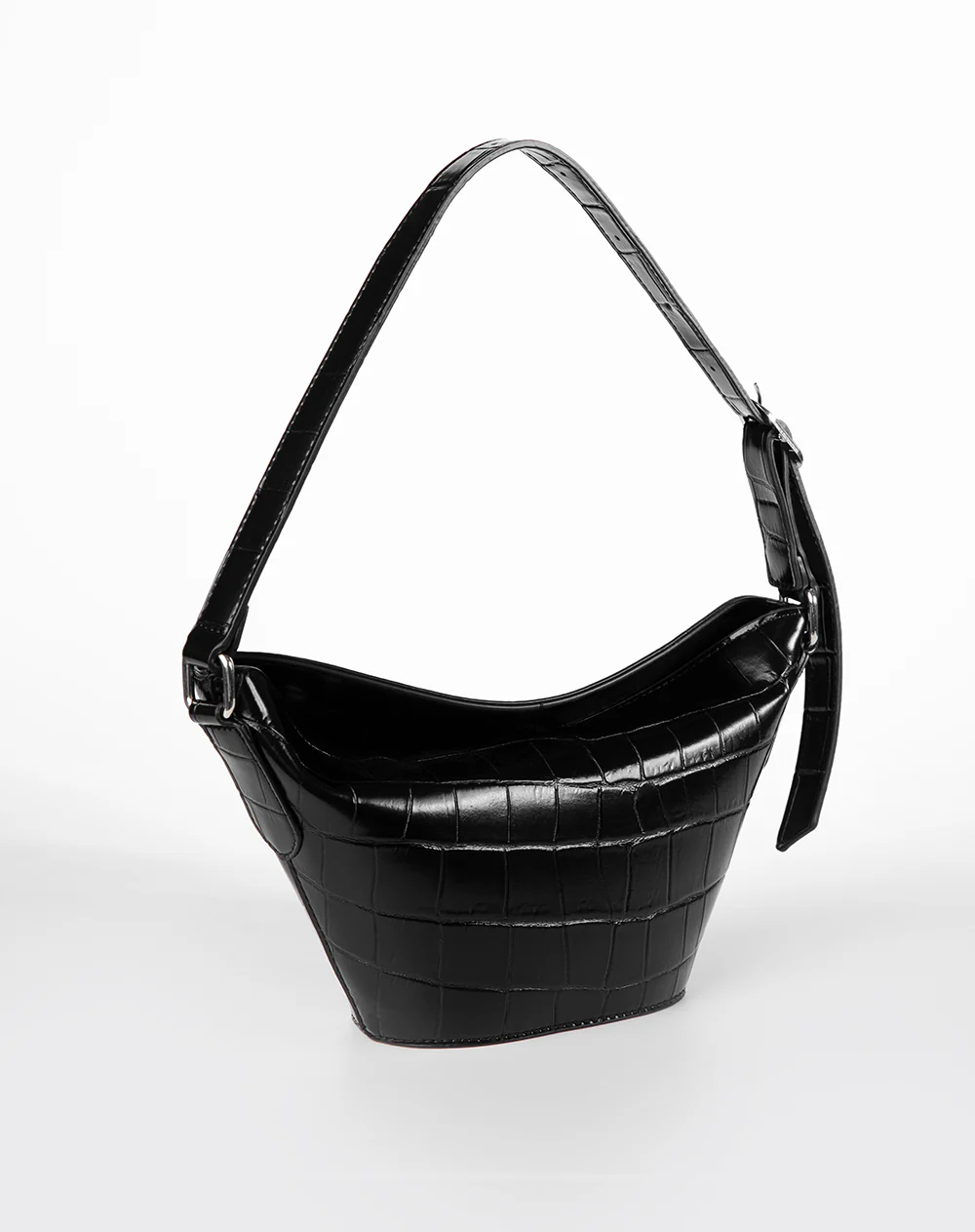 Bolso tipo bucket bag texturizado negro - Image 3