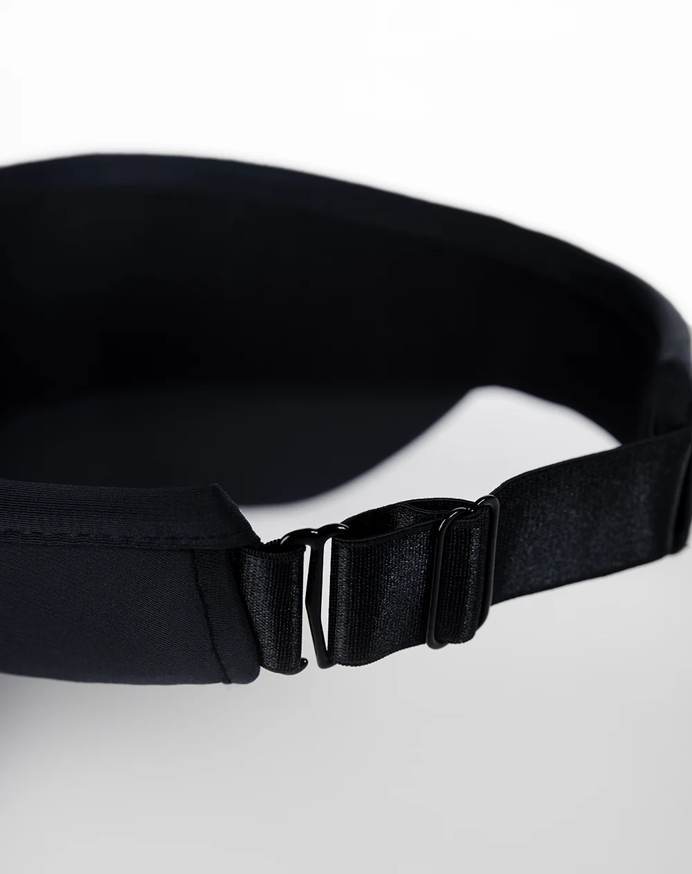 Visera deportiva negra - Image 3