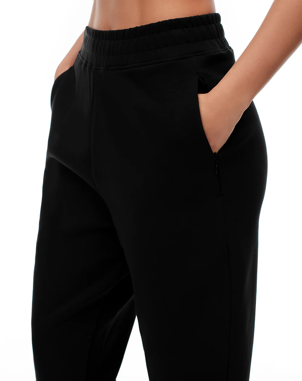Jogger tiro medio slim negro mujer - Image 4