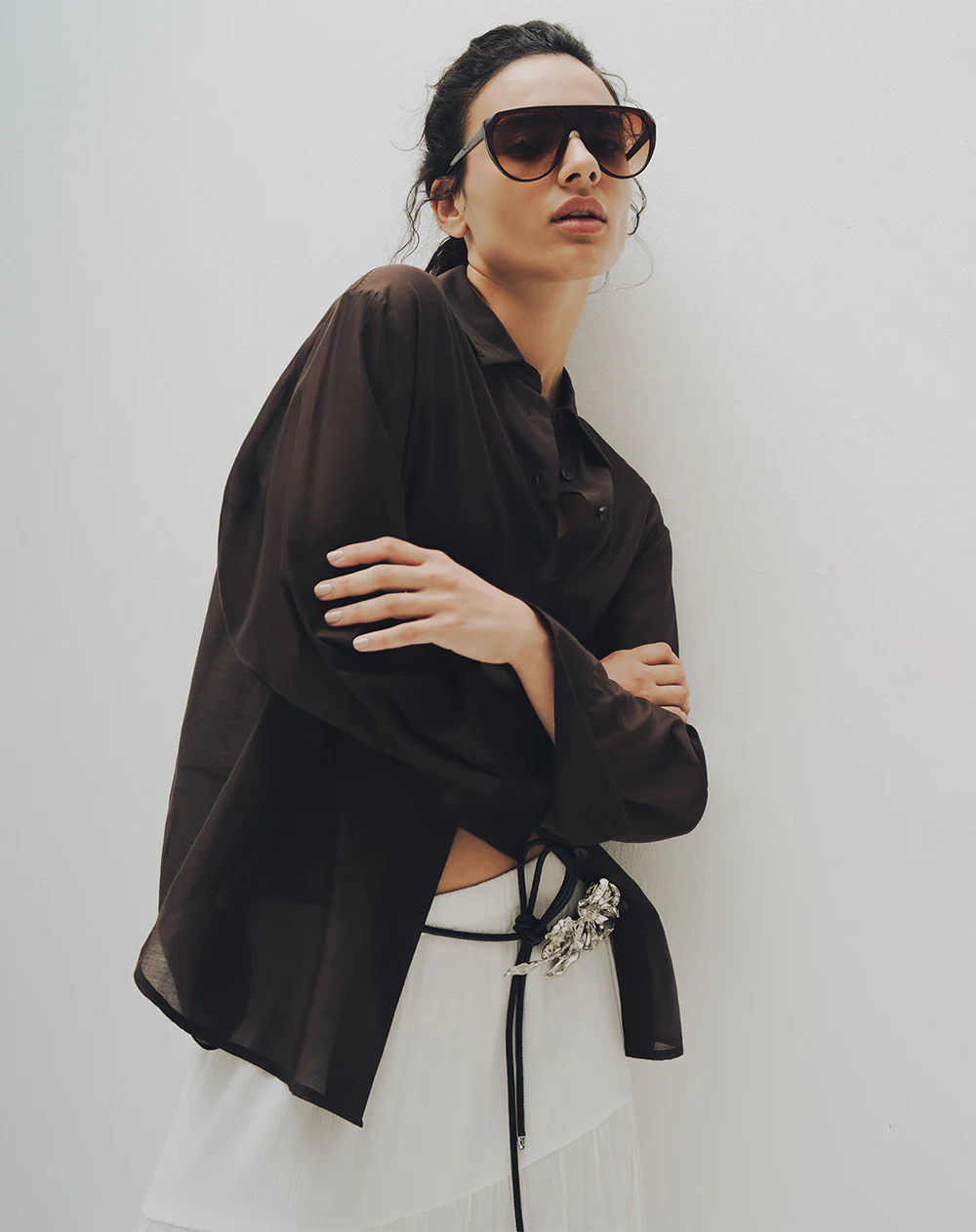 Camisa manga larga oversize chocolate mujer - Image 5