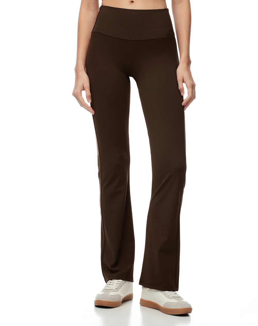 Pantalón deportivo flare secado rápido chocolate mujer - Image 4