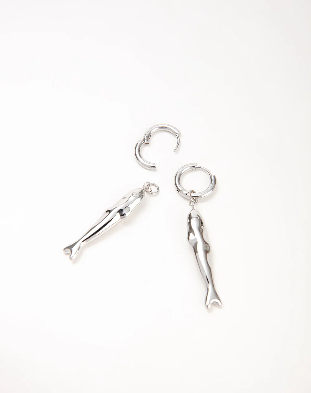 Aretes peces plateados - Image 2