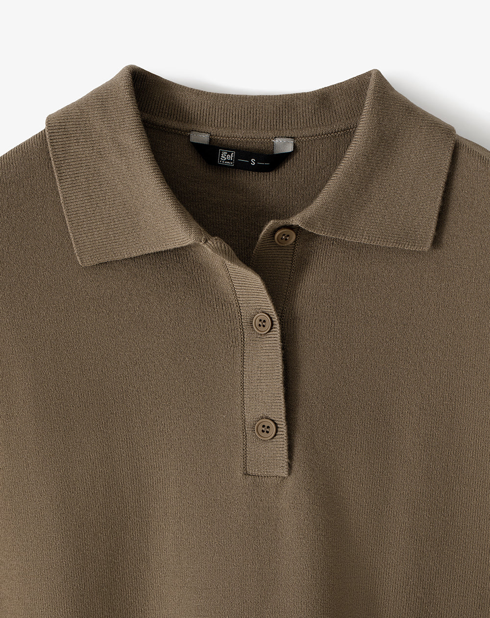 Polo regular tejido de punto café mujer - Image 8