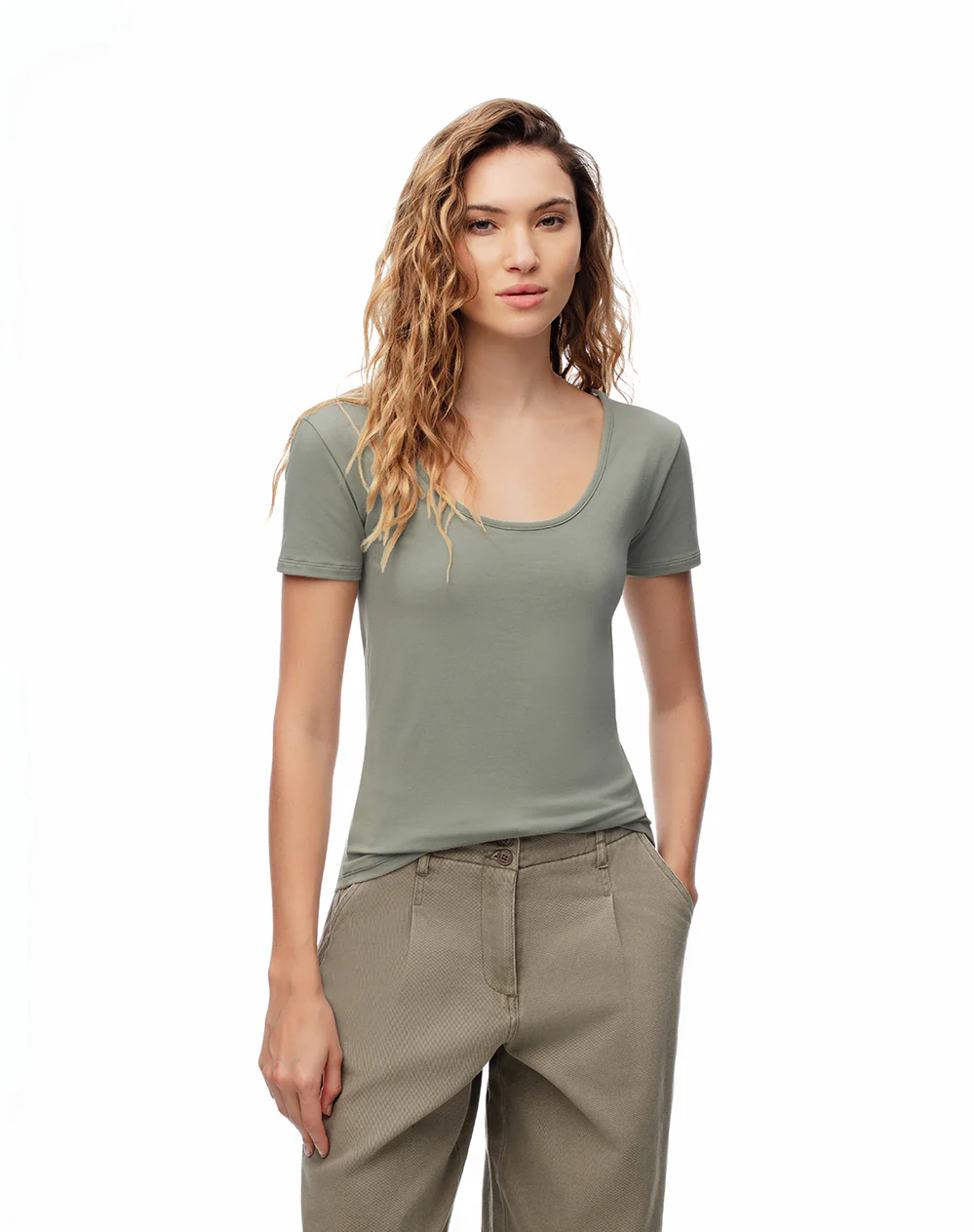 Camiseta regular uso 2 en 1 verde mujer - Image 5