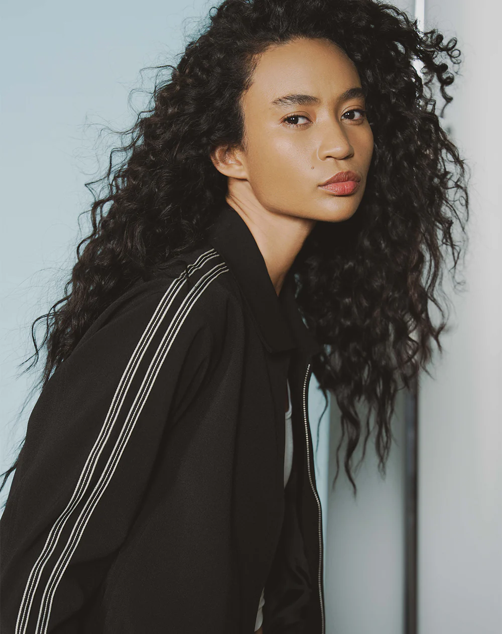 Chaqueta regular negra mujer - Image 6