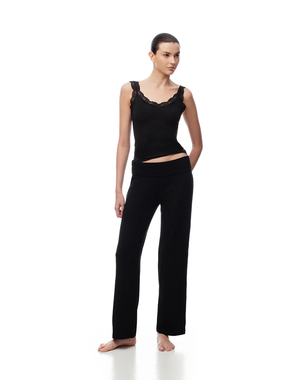 Pantalón relax tiro medio negro mujer